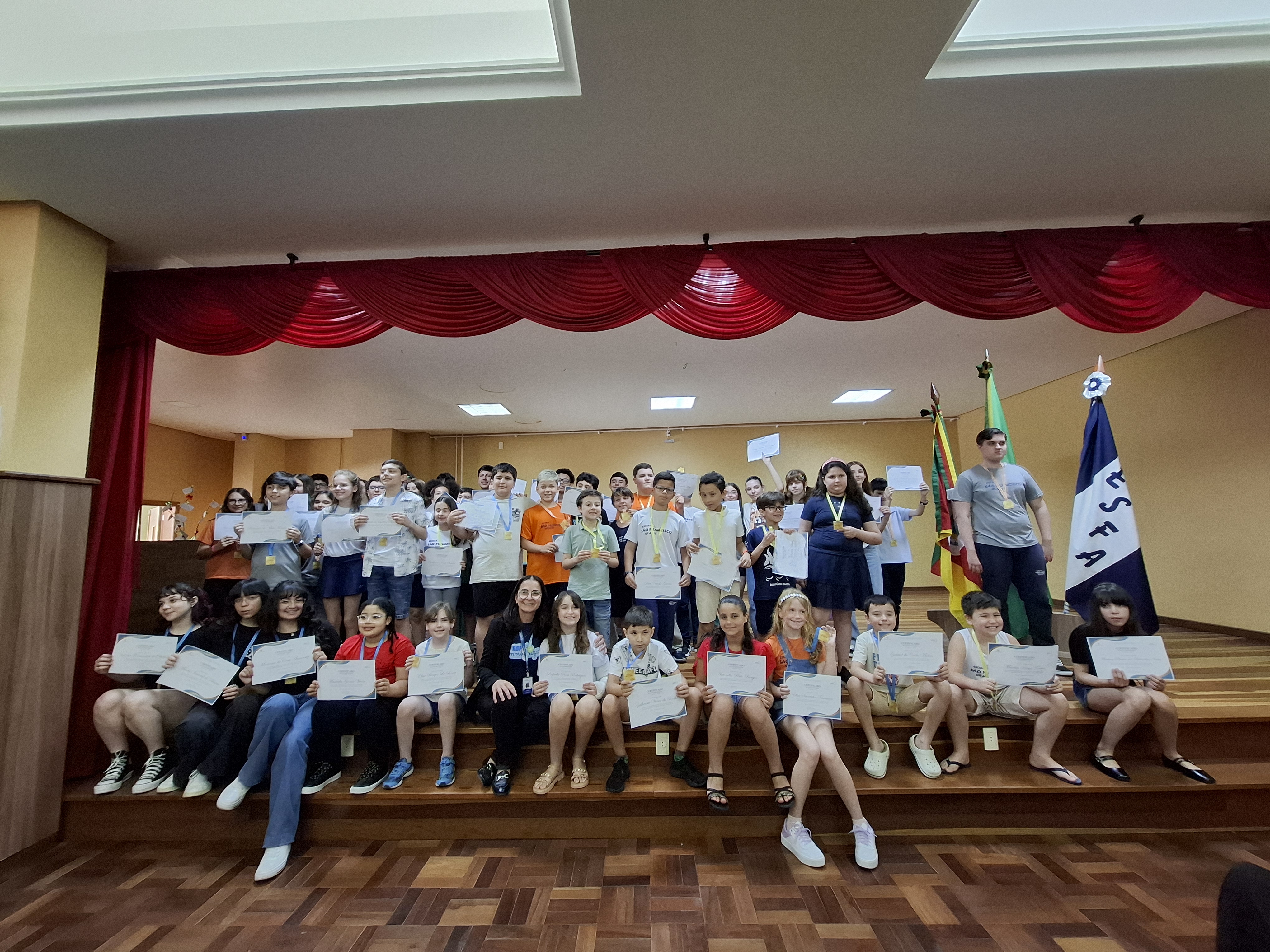 ESFA faz entrega de medalhas aos alunos destaque do 3º trimestre