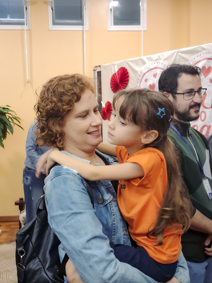 Homenagem de Dia das Mães / Quem Cuida de Mim - Turma 111