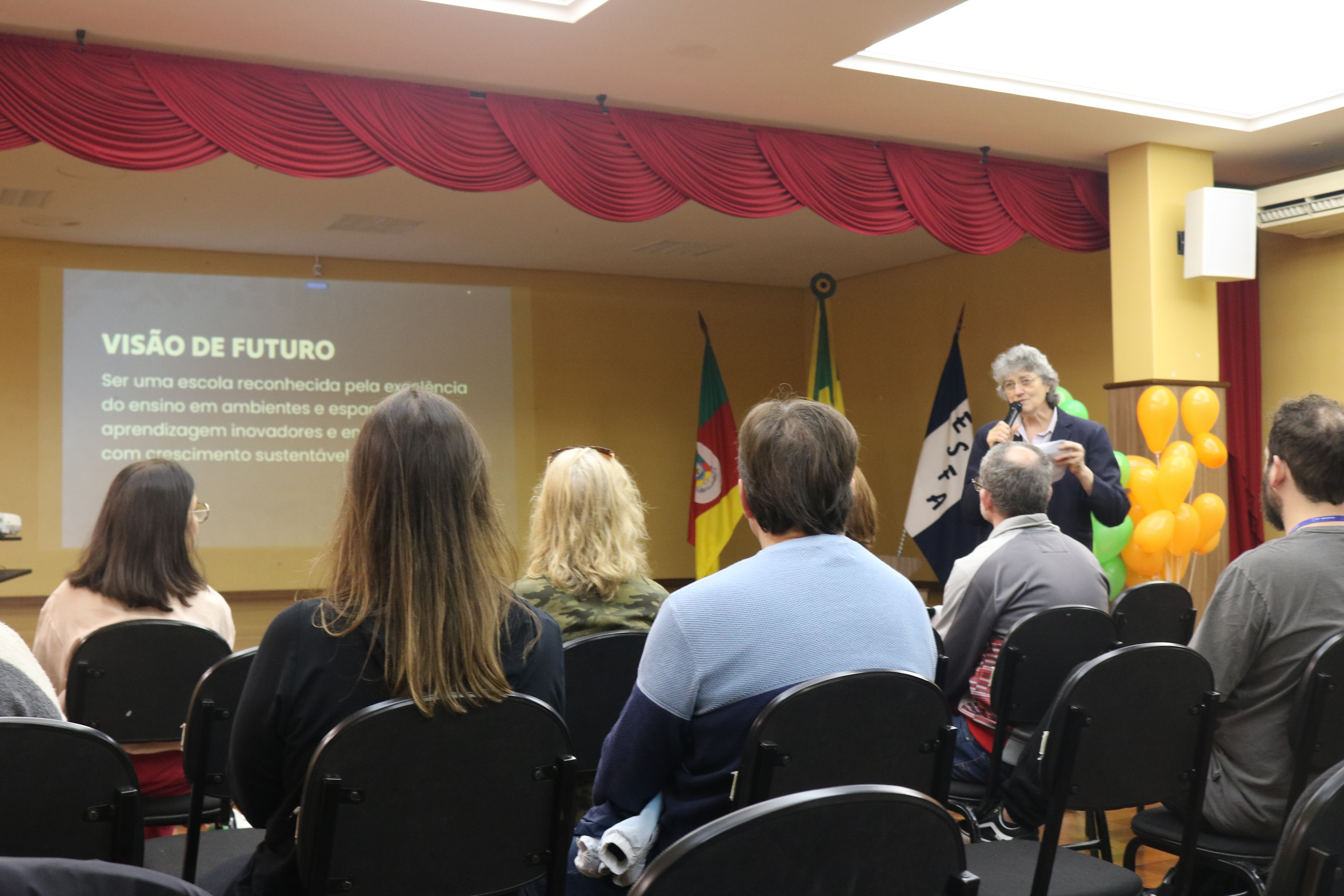 Escola São Francisco de Assis realiza evento 