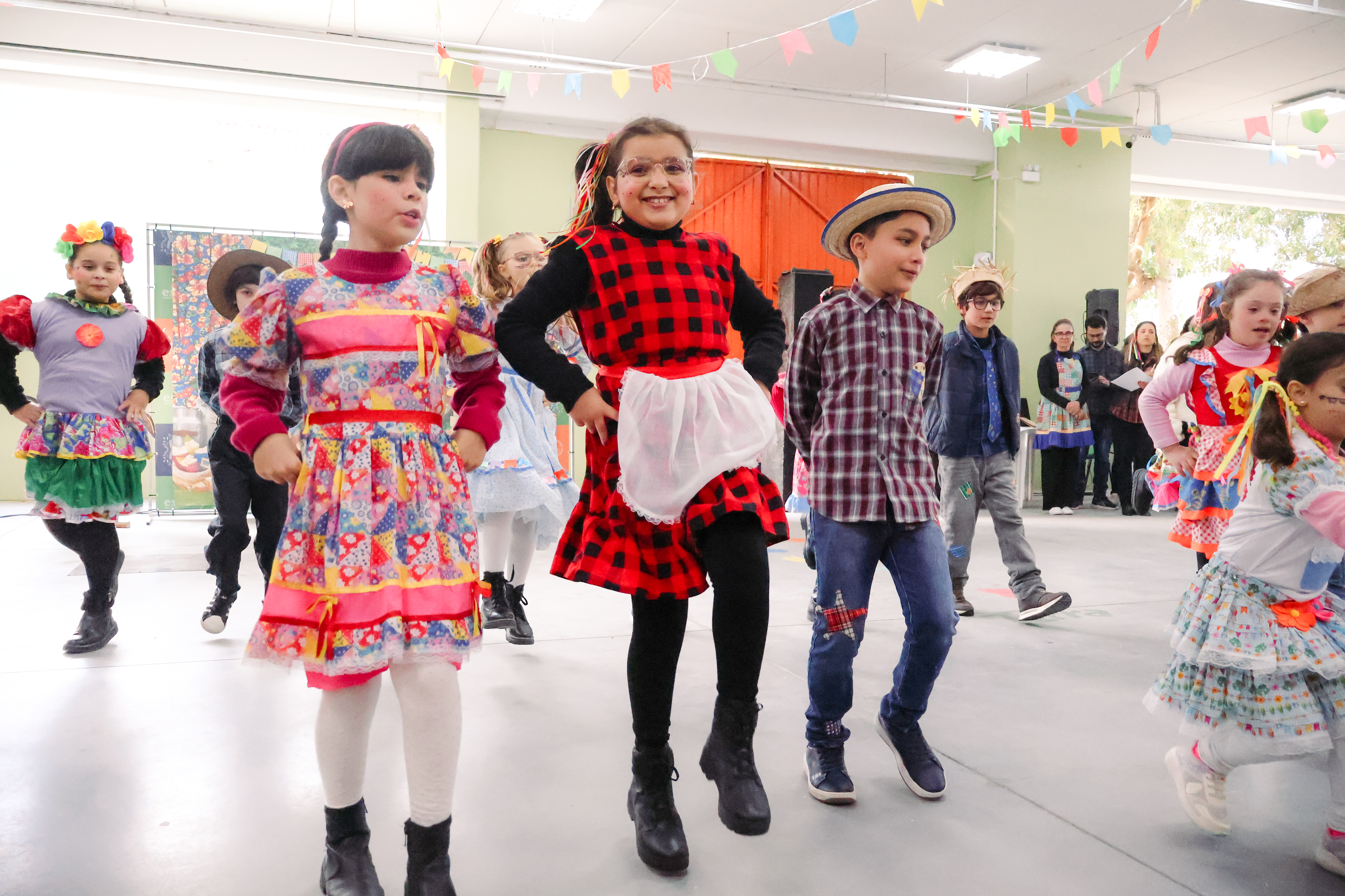 Festa Junina da ESFA reúne comunidade escolar em uma tarde de tradição, integração e muita alegria