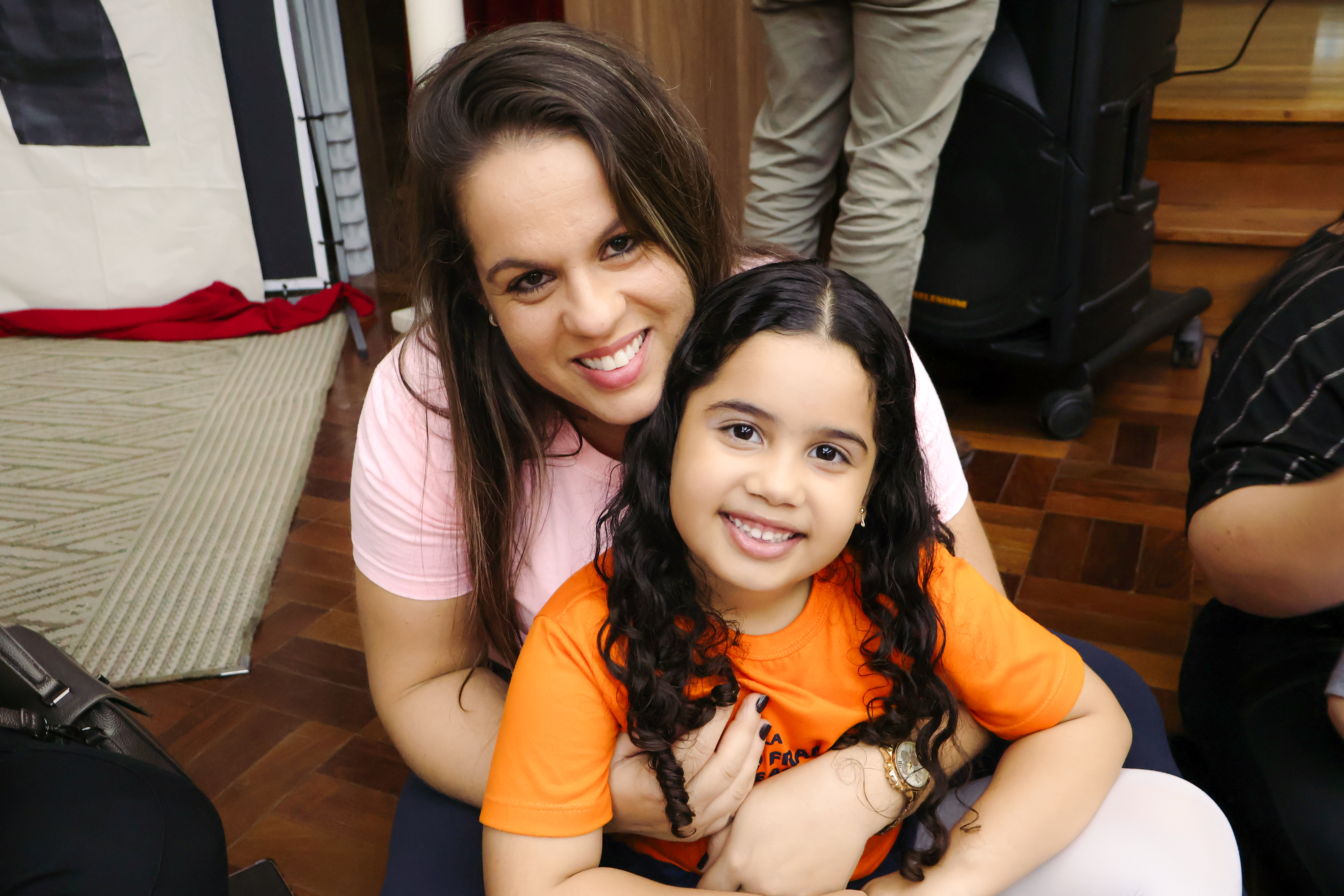 Homenagem de Dia das Mães / Quem Cuida de Mim - Turmas 112