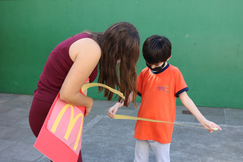 BATATINHA FRITA 1,2,3 COM PEGA PEGA Trabalhando com o objeto de  conhecimento BRINCADEIRAS E JOGOS DA CULTURA POPULAR a professora  @taridalgo conversou, By Educação Física Escolar